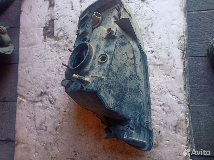 Фара правая Renault Logan 2007 748411.022