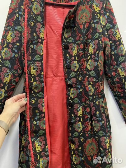 Легкое пальто из гобелена