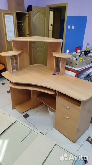 Стол компьютерный