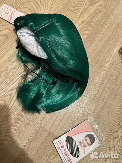 Парик зеленый короткий новый
