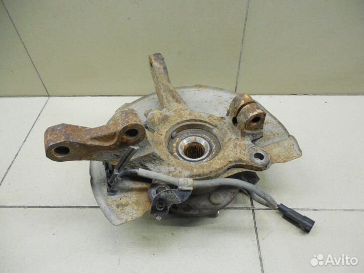 Кулак поворотный передний правый Outlander (GF) 20