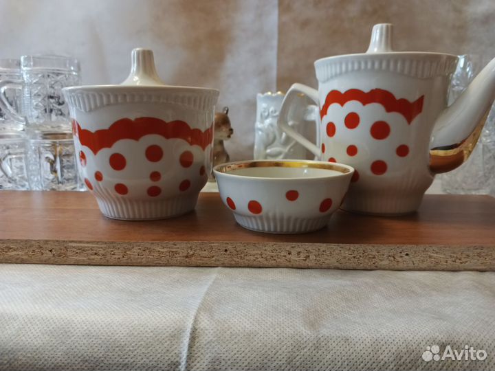 Чайник заварочный, сахарница