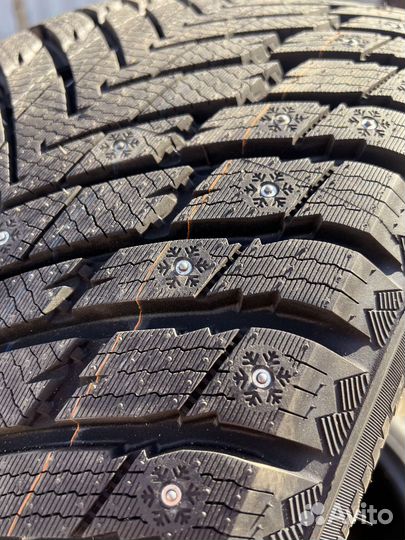 Grenlander Icedefensor Stud II 275/35 R20 140U