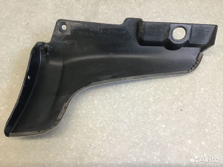 Накладка на порог (наружная) Toyota Vitz 2005–2010