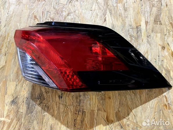 Правый фонарь Тойота рав-4