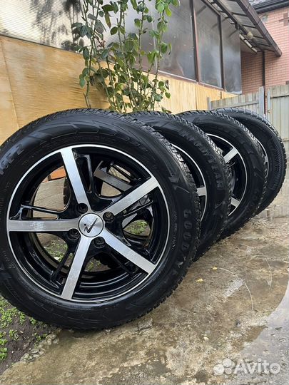 Комплект шин с дисками 185/65R15