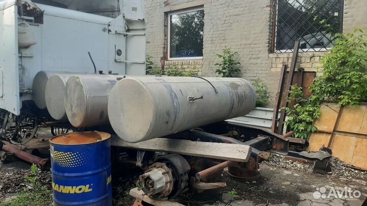 Топливные баки на Fredliner