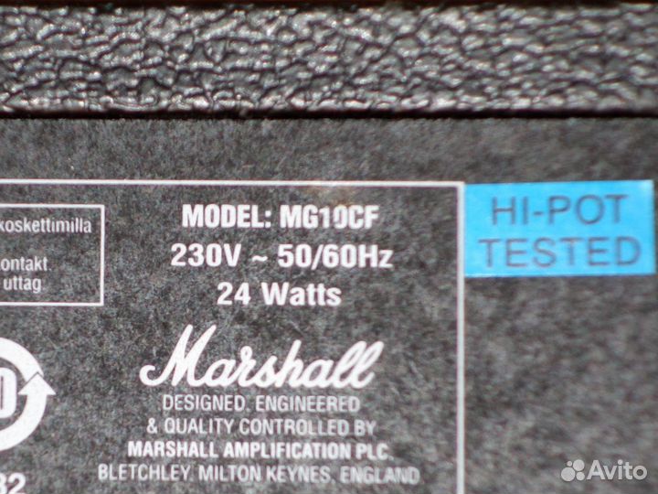Marshall MG10G гитарный комбоусилитель, микрофон