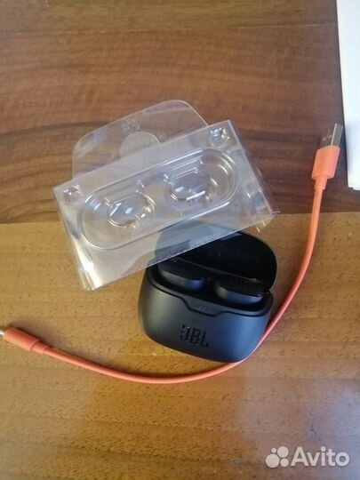 Беспроводные bluetooth наушники jbl Tune Buds