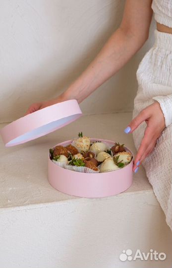 Боксы из клубники в шоколаде