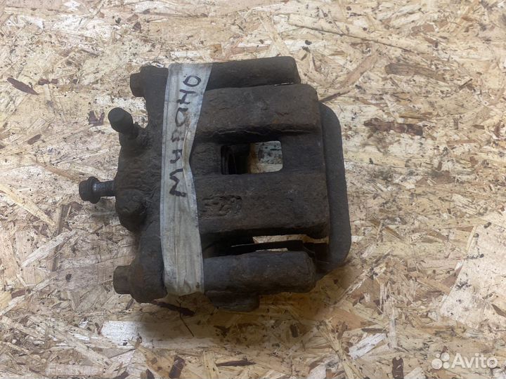 Суппорт задний левый Nissan Murano z50