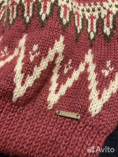 Детские шапки разные, манишки, шарфы, перчатки