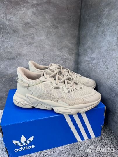 Кроссовки Adidas Ozweego женские