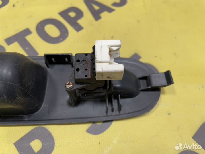 Кнопка стеклоподъемника Honda HR-V