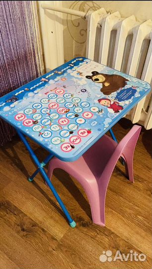 Стол со стульем