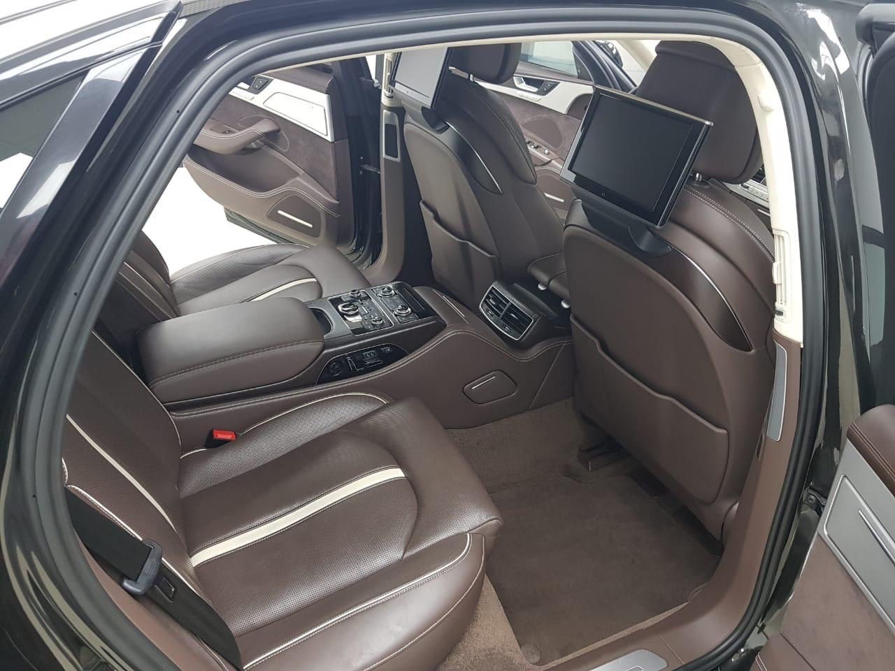 Audi A8: фото владельца