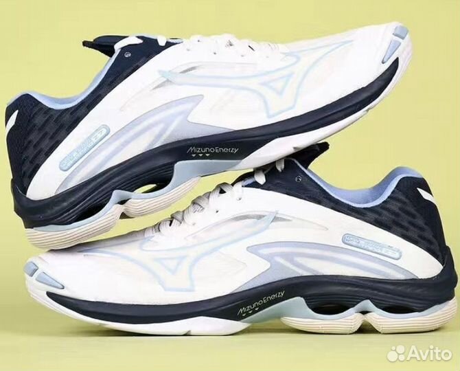 Mizuno wave lightning z7