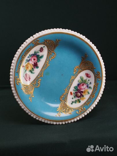 Фарфоровая вазочка для сладкого. XIX век. Европа