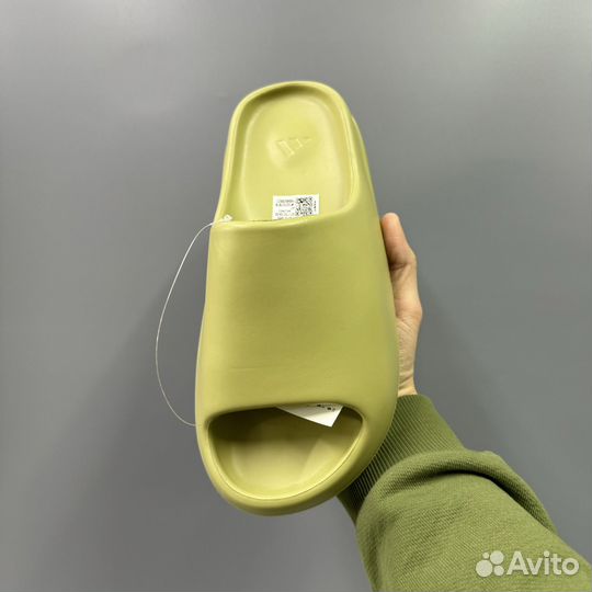 Шлепанцы yeezy slide resin (38-47eur в наличии)