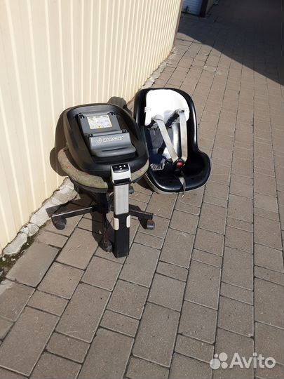 Детское автокресло + база Maxi Cosi Family Fix