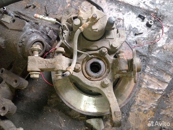 Кулак поворотный левый Opel Astra h 4 болта