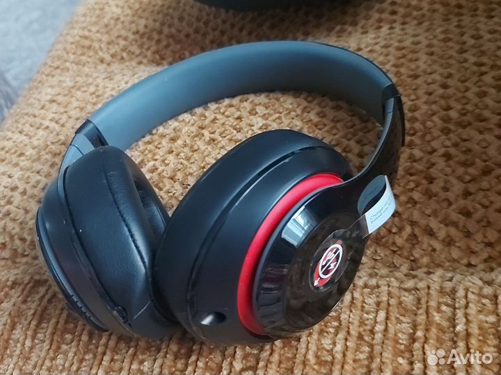 Беспроводные наушники.Beats stydio