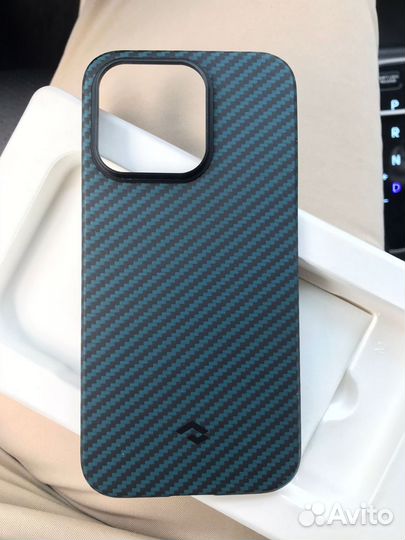 Pitaka на iPhone 14 pro