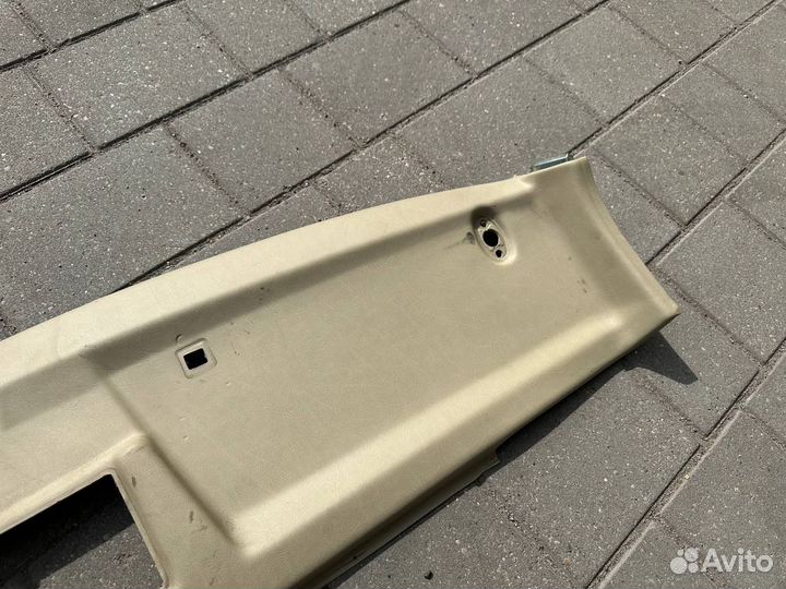 Бежевая накладка на потолок Mercedes w124