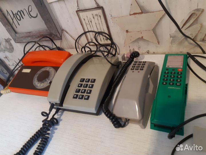 Старый стационарный телефон
