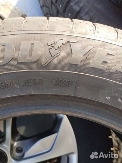 Goodyear EfficientGrip Performance 215/60 R16