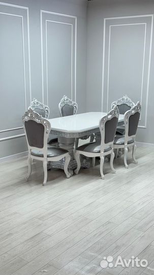 Стол и стулья комплект