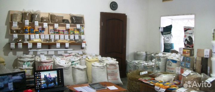 Продавец кормов