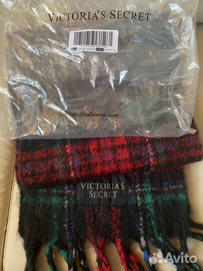 Сет Шапка и шарф Victoria's Secret