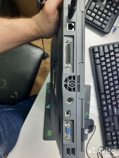 Древний ноутбук