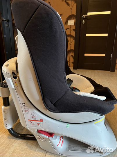 Автокресло поворотное Carmate kurutto