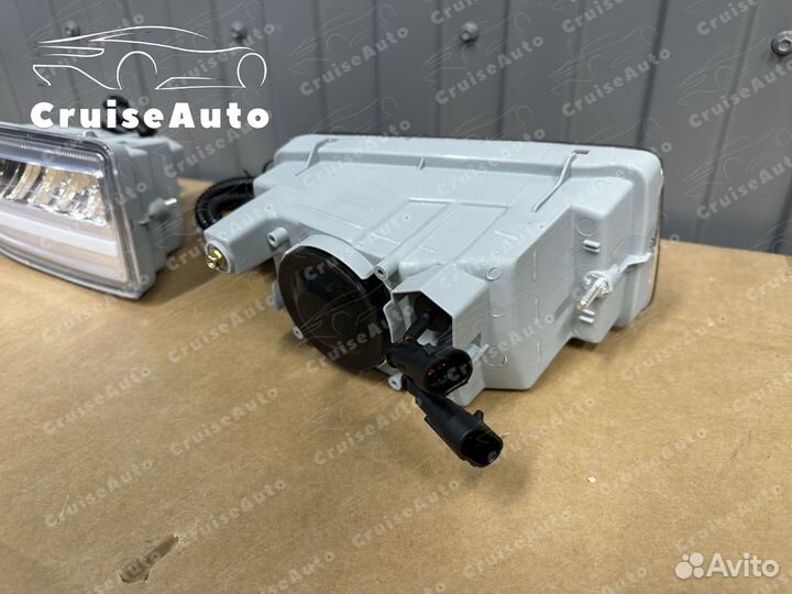 Противотуманки Land Cruiser 100 бегающие LED светл