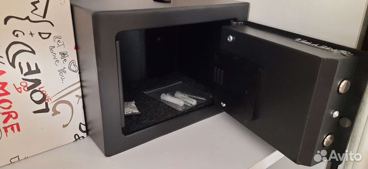 Сейф в наличии