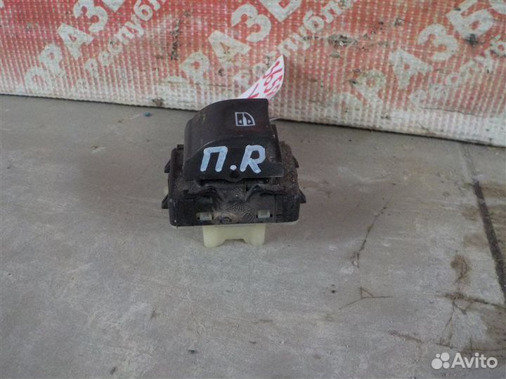 Кнопка стеклоподъемника передняя правая LADA X-Ray