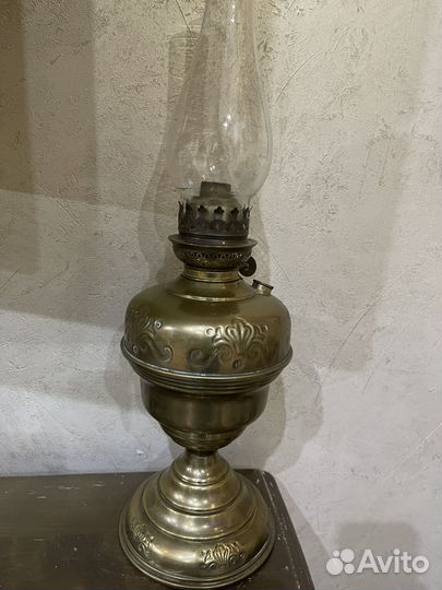 Антикварная керосиновая лампа