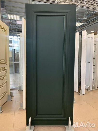 Современная багетная дверь из массива сосны