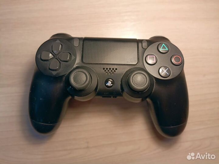 Sony playstation 4 slim 1tb 2 джойстика, 2 игры