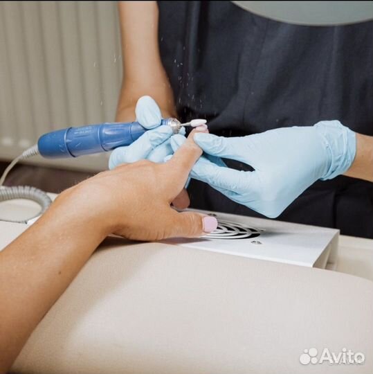 Мастер маникюра и педикюра