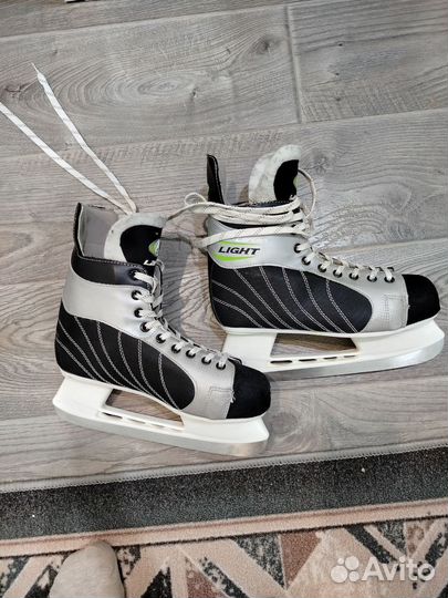 Коньки хоккейные