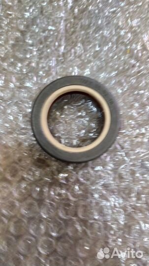 Сальник передней ступицы 11715254 Вольво/Volvo BL