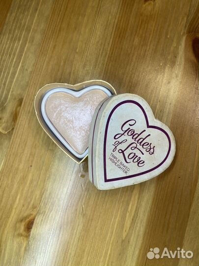 Хайлайтер Revolution Goddess of Love