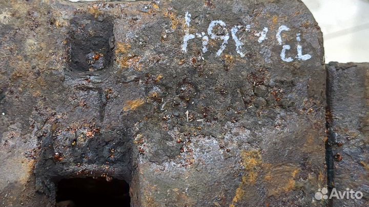 Суппорт Toyota Hiace, 2003