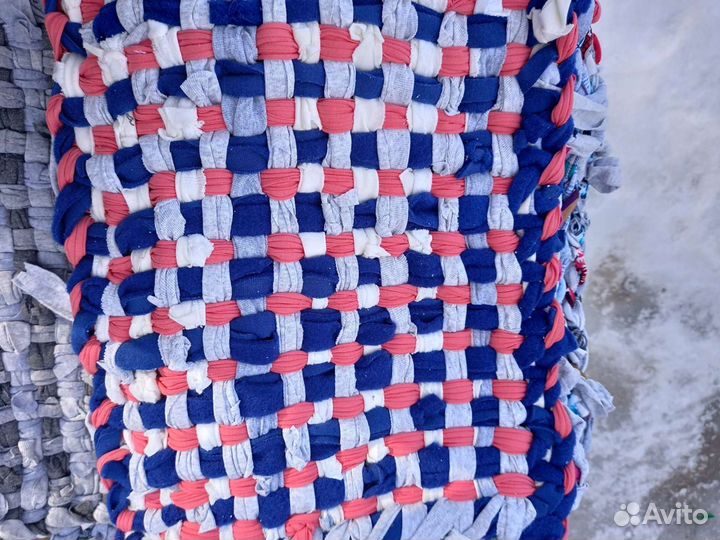 Коврики из трикотажных полосок ручной работы