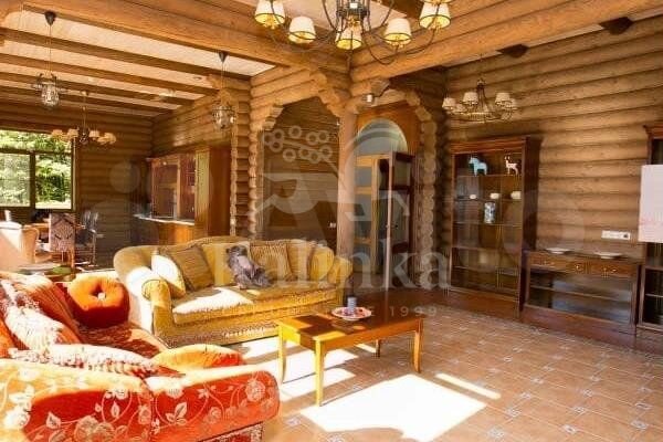 Дом 520 м² на участке 20 сот.