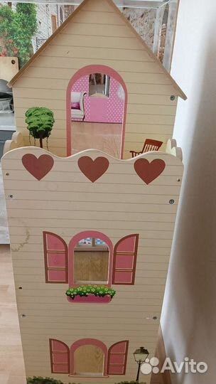 Кукольный домик с мебелью