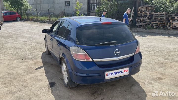 Ручка внутренняя потолочная Opel Astra (H) 2353393